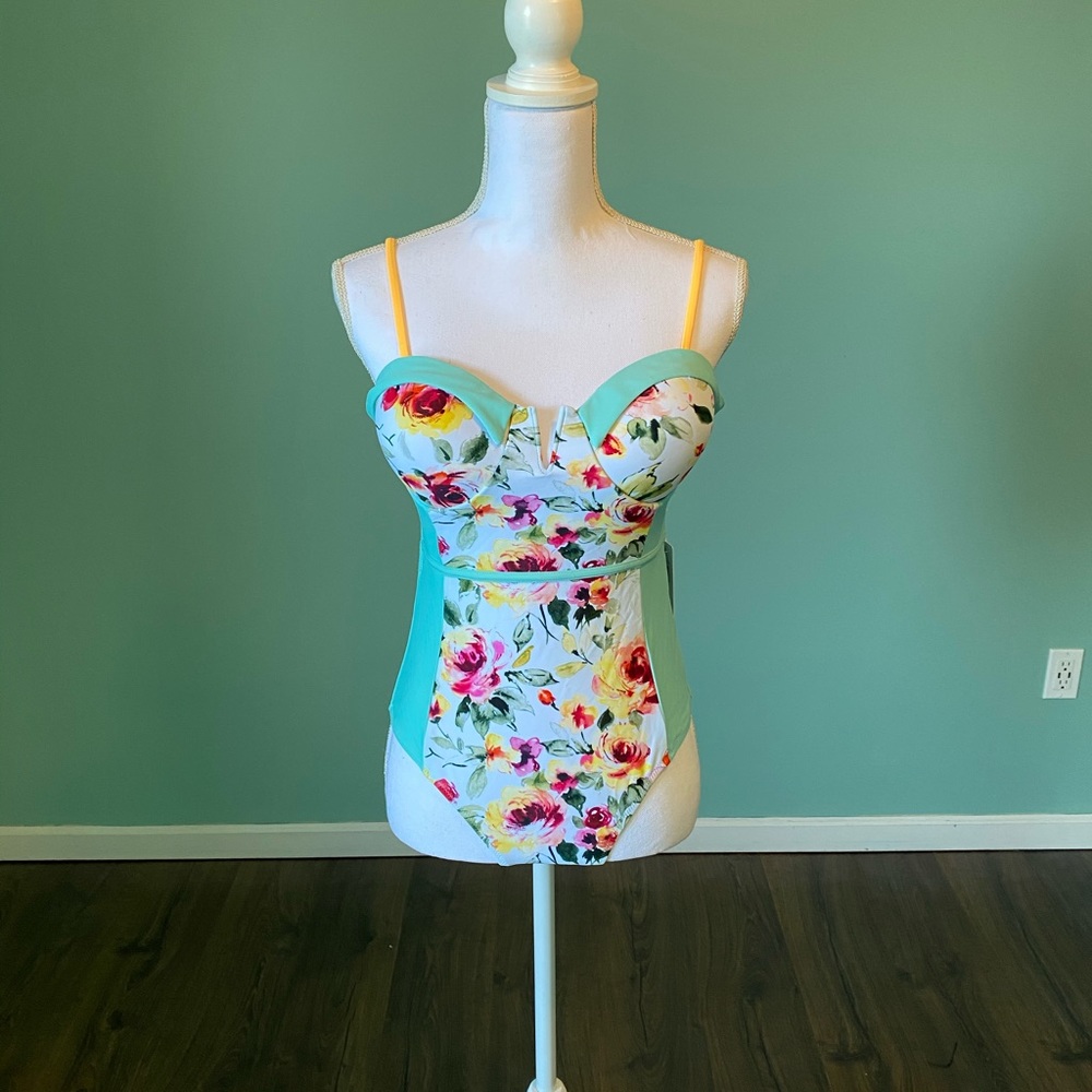 One piece swimsuit